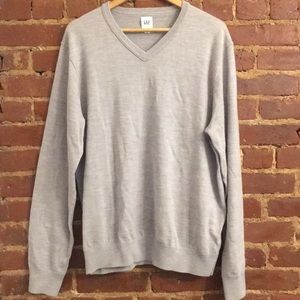 Light grey GAP v-neck sweater